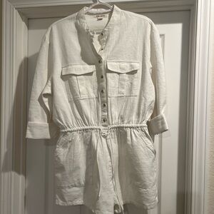 Billabong Brand NEW with tags Size M shorts romper